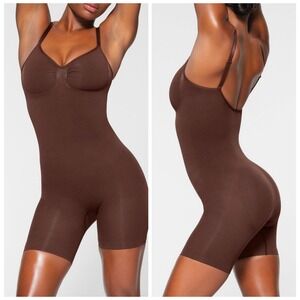 SKIMS Seamless Sculpt Mid Thigh Bodysuit Cocoa Brown Size Large Shapewear